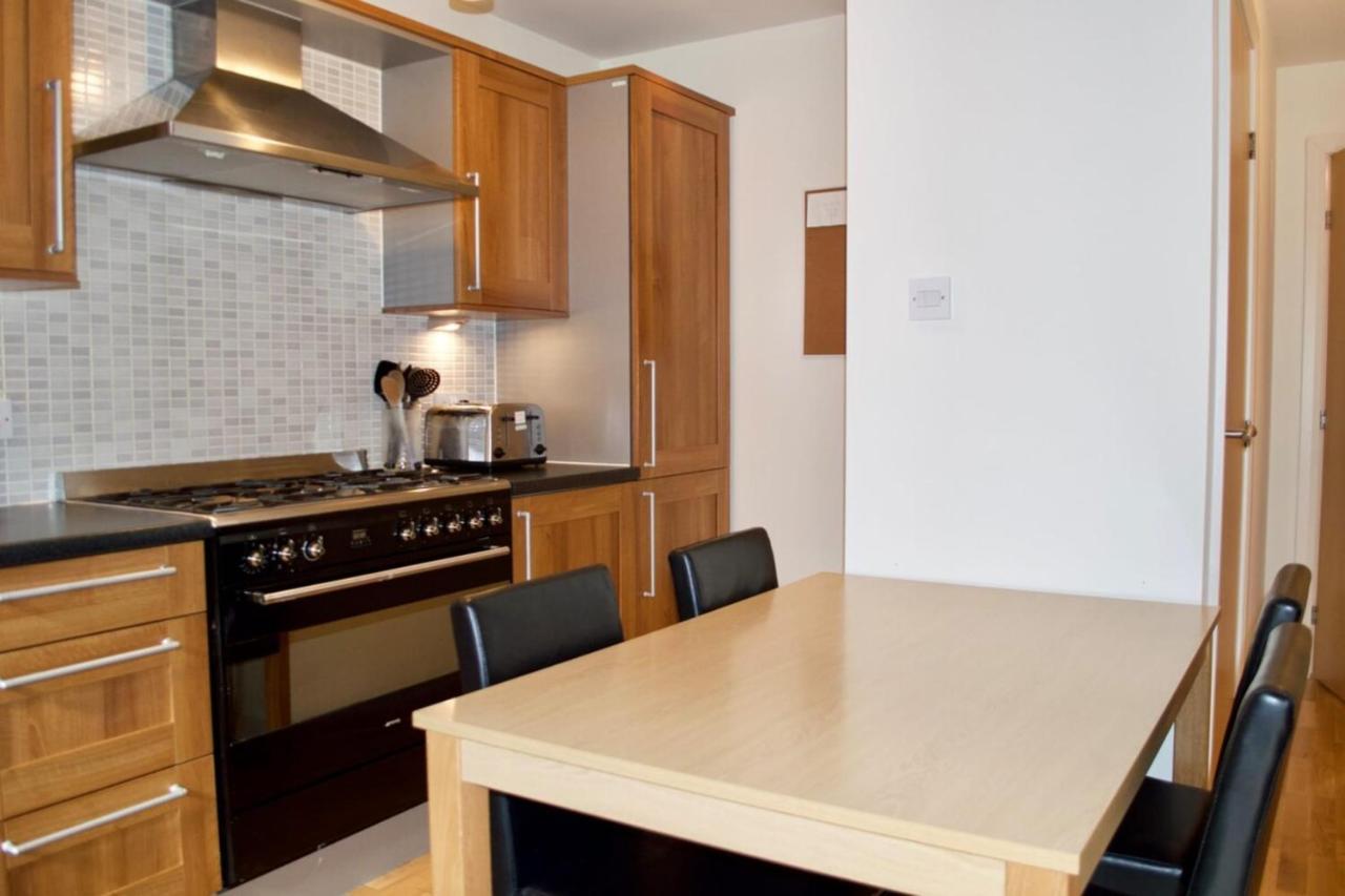 Modern 2 Bedroom City Centre Flat Édimbourg Extérieur photo