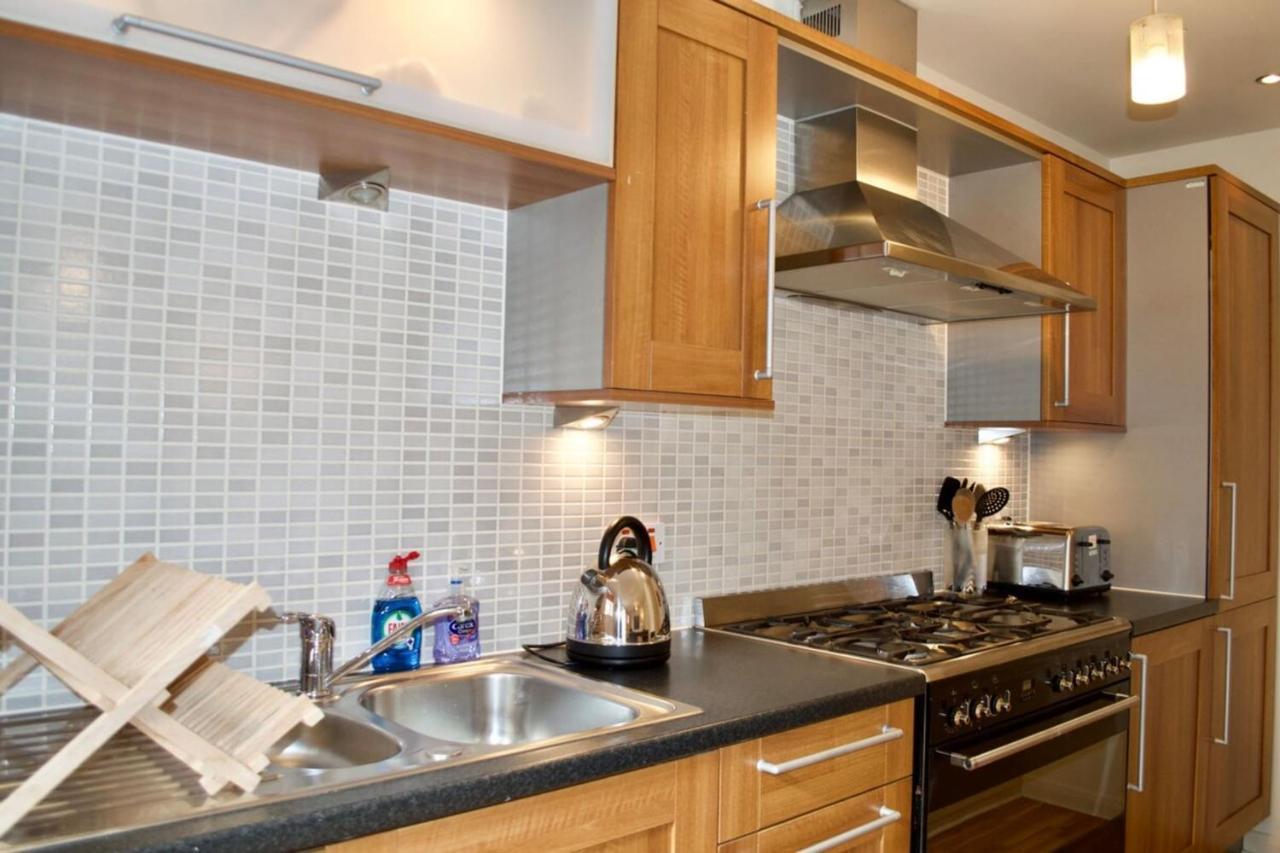 Modern 2 Bedroom City Centre Flat Édimbourg Extérieur photo